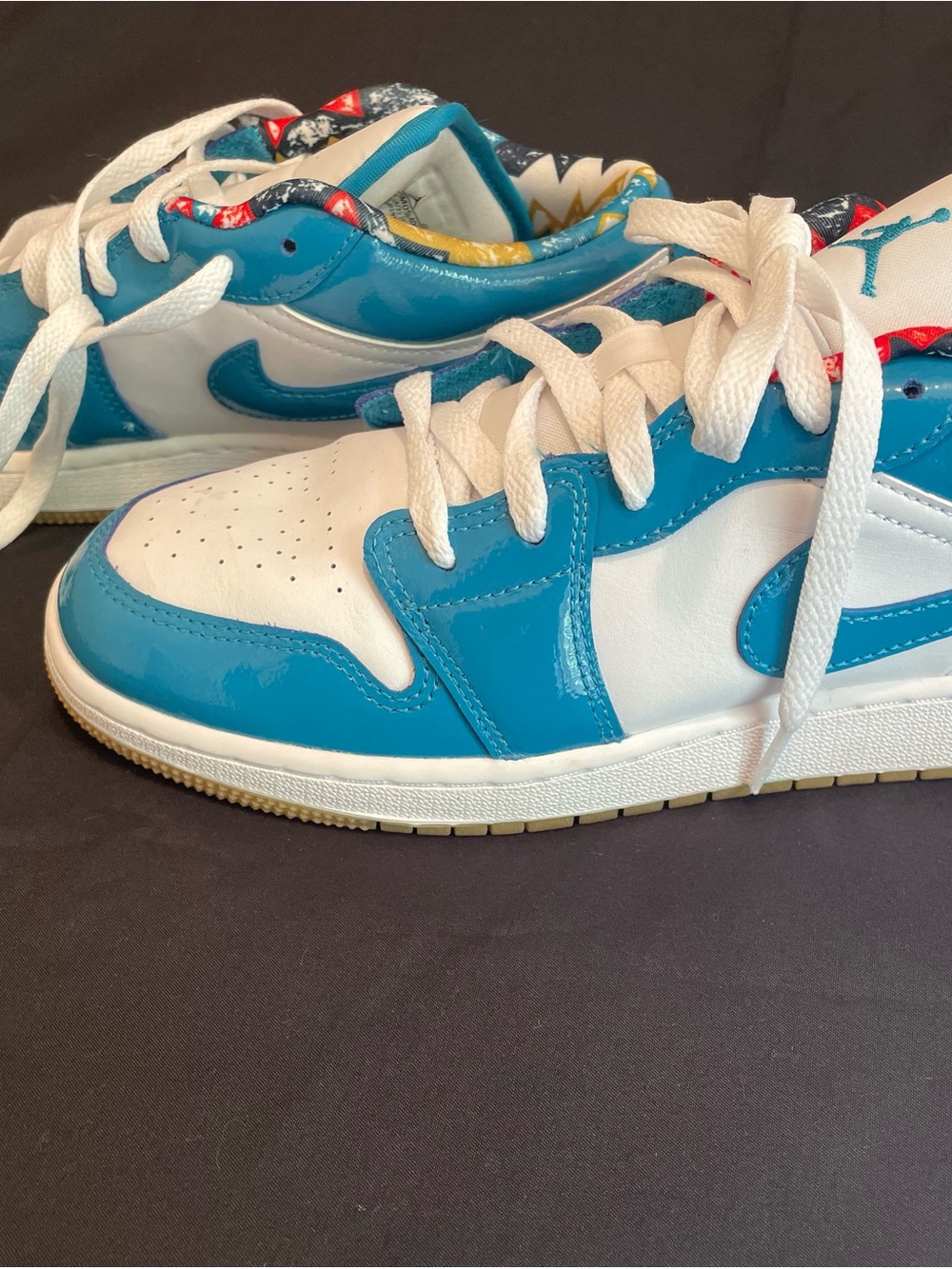 Jordan Kids Low-Top Sneakers in Teal and White